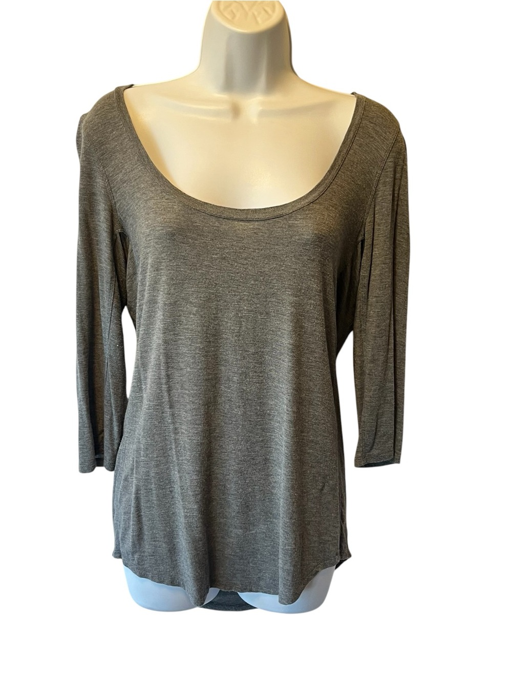 Kit and Ace 3/4 sleeve tee 8 Gray Cashmere blend Scoop neck shirt Womens top
